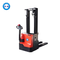 英鵬 2.0噸防爆電動(dòng)堆高車(chē)