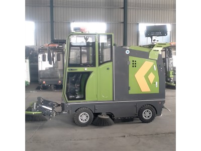 山東電動(dòng)道路清掃車廠家銷售純電動(dòng)（霧炮型）四輪道路清掃掃路車價(jià)格圖1